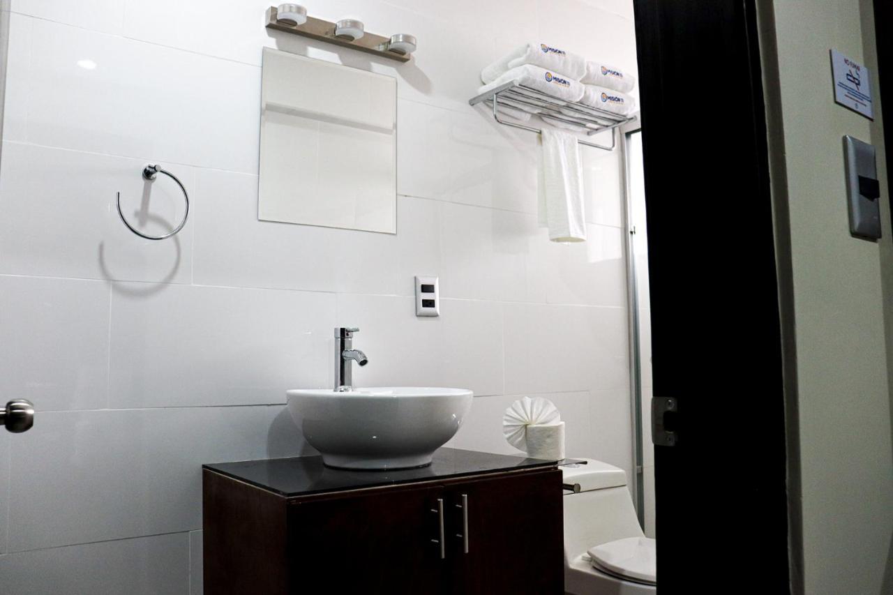 Hotel Mision 11 Тихуана Екстериор снимка