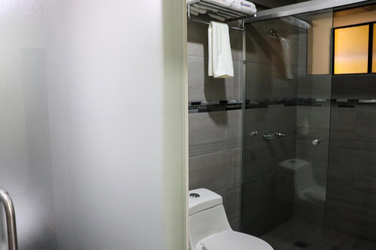 Hotel Mision 11 Тихуана Екстериор снимка